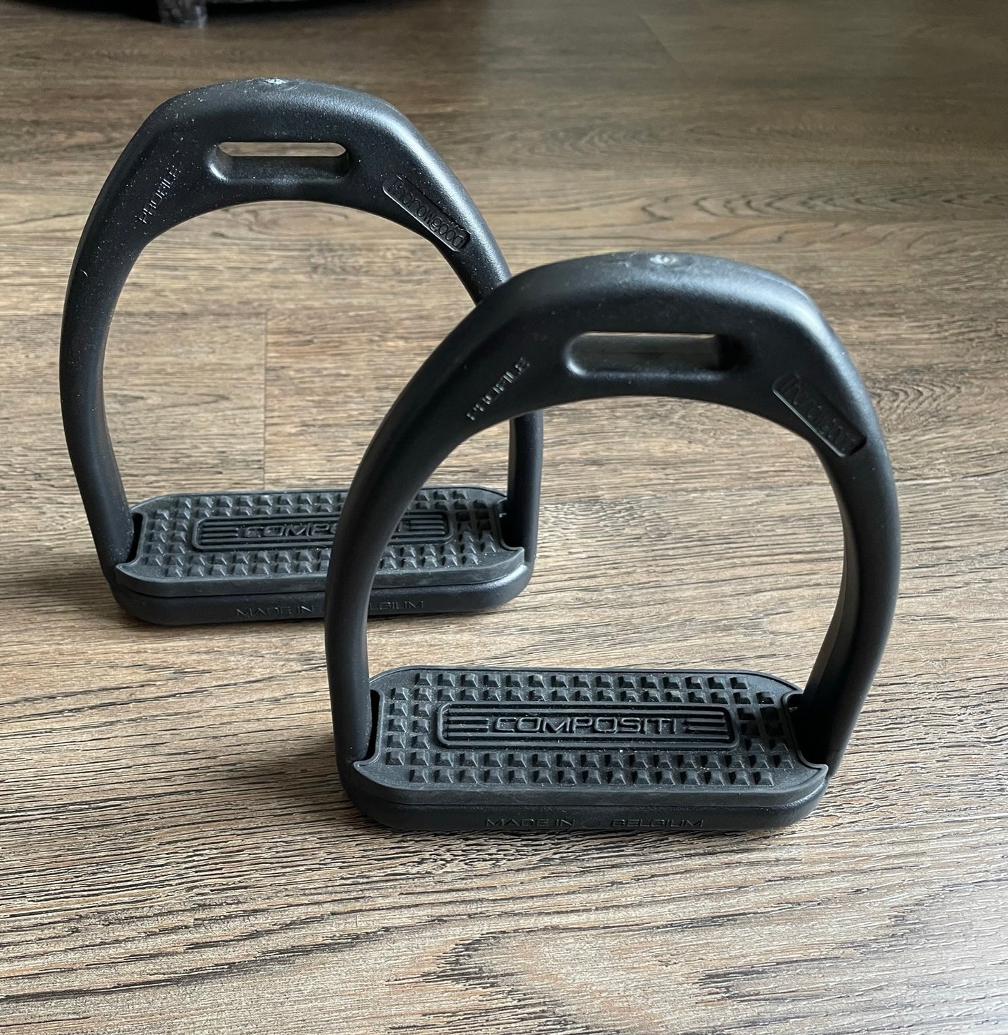 Étriers Compositi Profile 🇧🇪 (noir) 4.75"