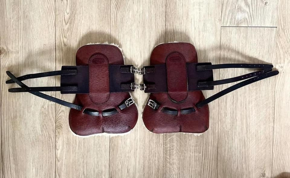 Guêtres en cuir et mouton gr. Médium