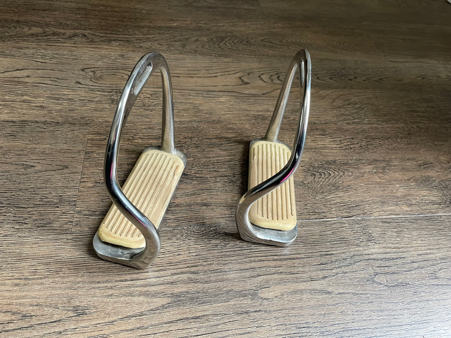 Étriers sécuritaires en “S”