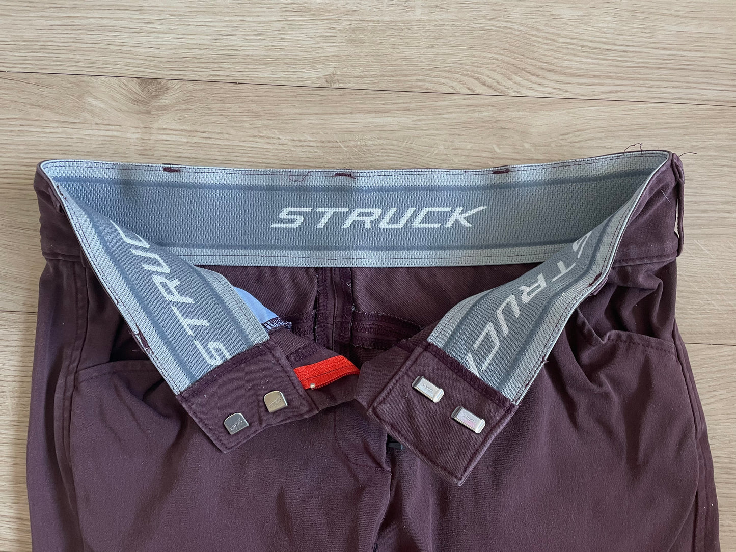 Struck⚡️ gr. 28