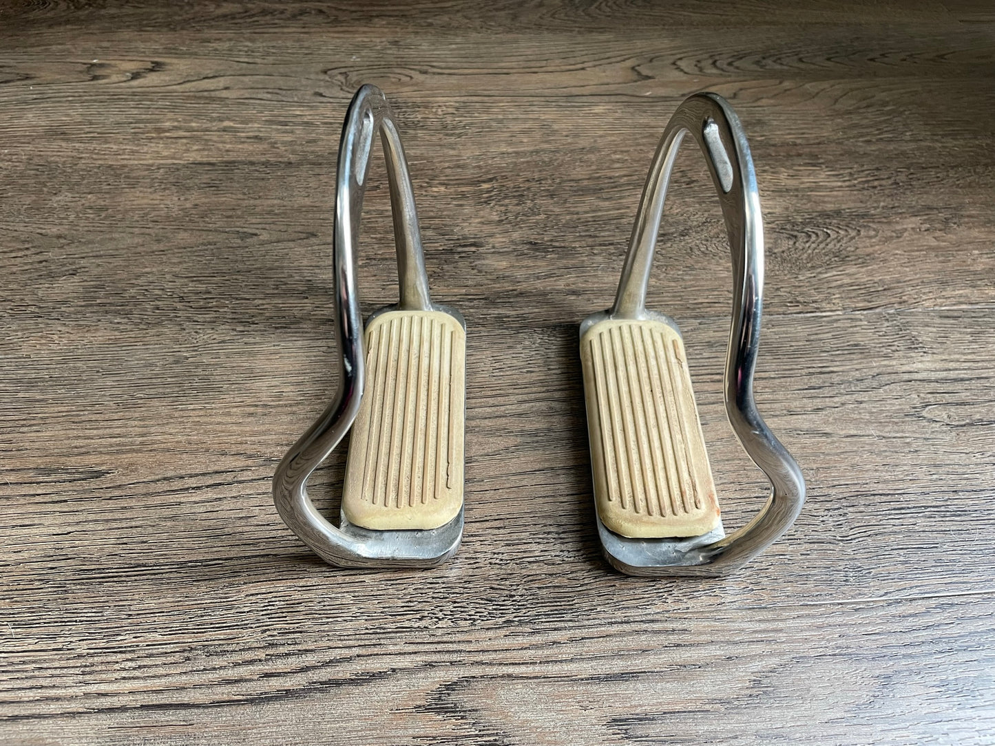 Étriers sécuritaires en “S”