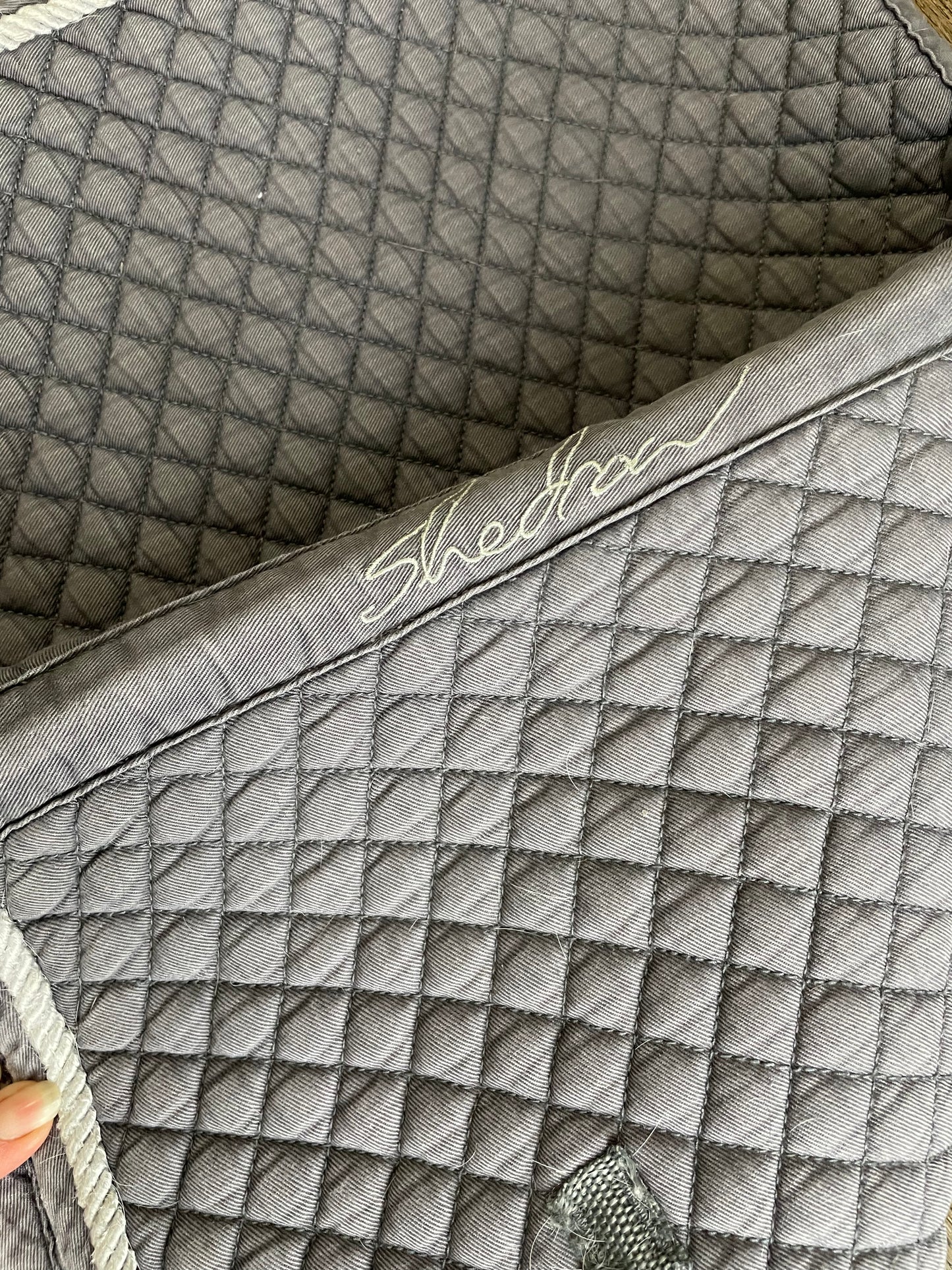 Tapis dressage gris