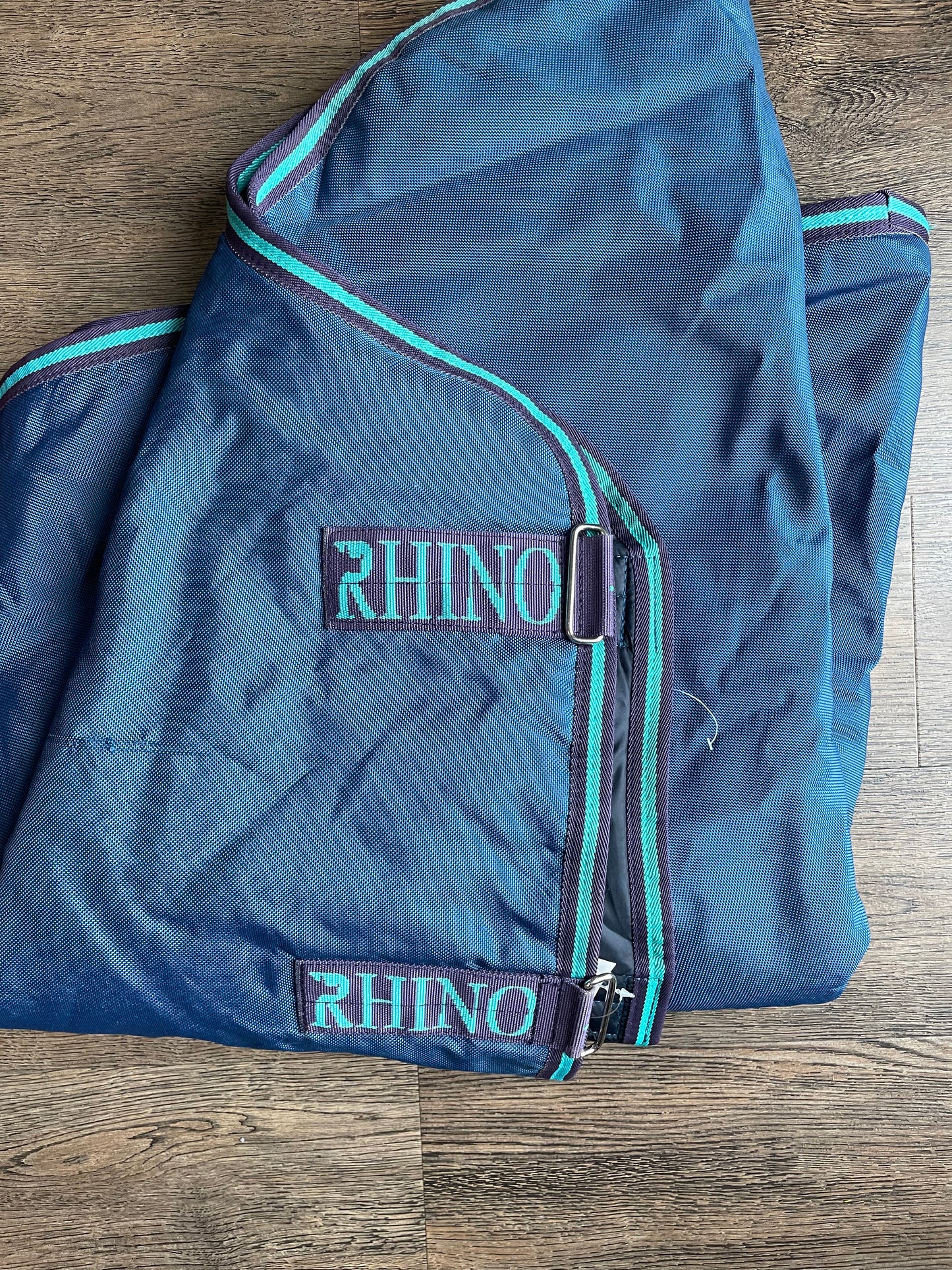 Cou pour couverture Rhino
