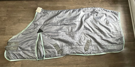 Couverture d’écurie 100g /69po